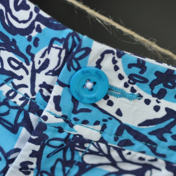 Lilly Pulitzer Short Short - Picture 3 of 5